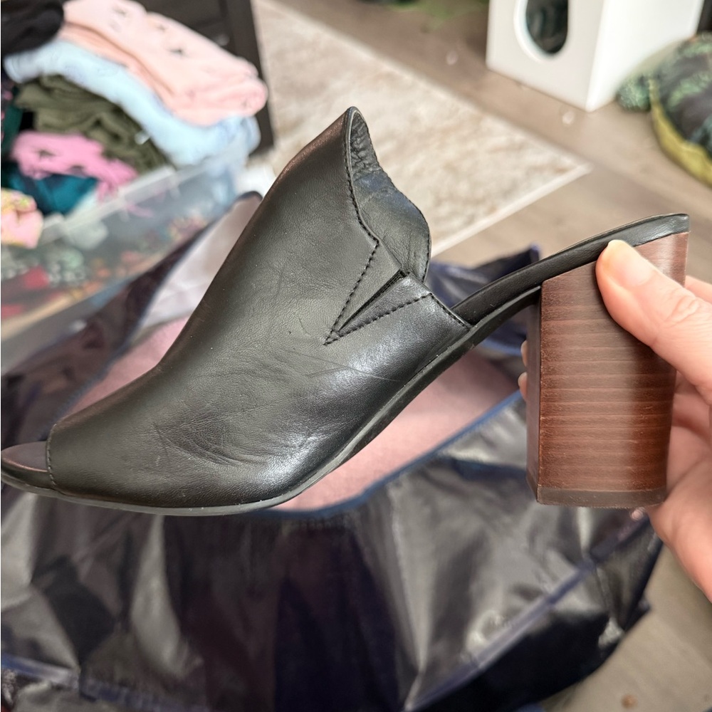 Elegant Black Leather Mules